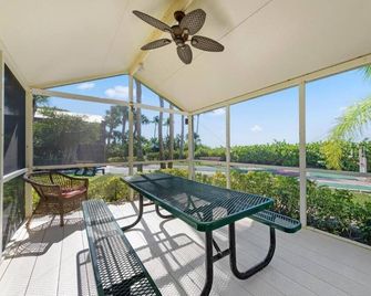 Carribean Beach Club - Fort Myers Beach - Patio
