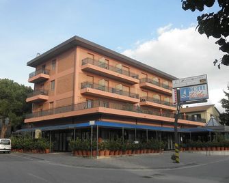 Hotel La Vela - Passignano sul Trasimeno - Bâtiment