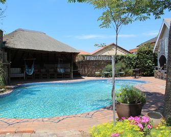 3 Liebeloft Guest House - Johanesburgo - Piscina