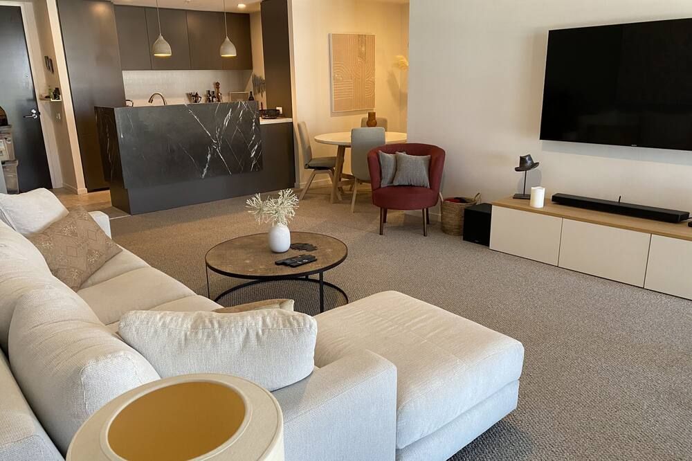 Camperdown 2 bed, 2 bath, pools & gyms, cafes, shops, transport, parking - Sydney - Olohuone