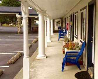 Ocean Breeze Motel - Florence - Terasa