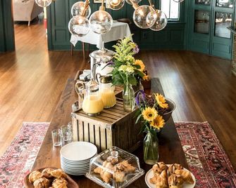 Granville House - Great Barrington - Buffet