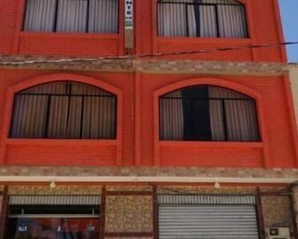 Olas del Titicaca Backpackers Hostel - Copacabana - Edifício