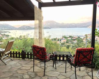Selimiye Houses, Panoramic House, sleeps 2, Phantastic View, free Breakfast - Selimiye - Balcony