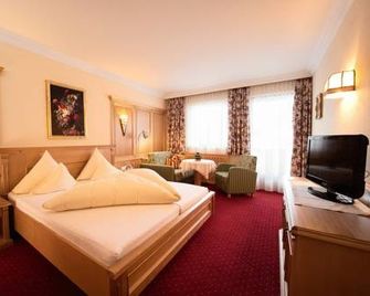 Hotel Eschenhof & Apartments - Fulpmes