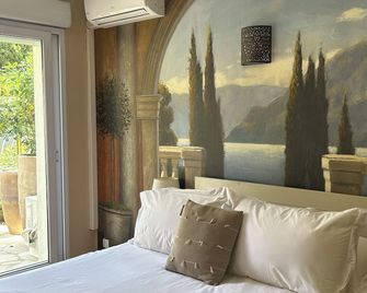 Escale au soleil Hôtel et Appartement - Fréjus - Schlafzimmer