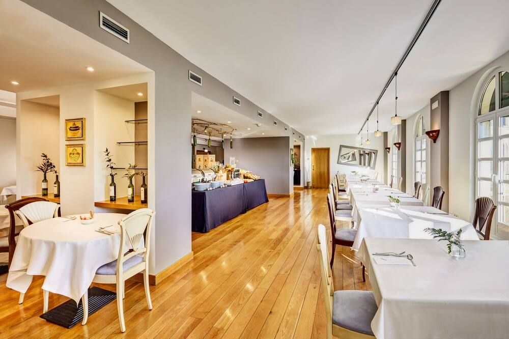 سيلكين فيا دي لاجوارديا