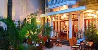 Hanz Huong Mai Hotel - Ho Chi Minh City - Patio