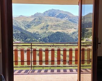 Bilocale 200mt dagli impianti - Prato Nevoso - Balcone