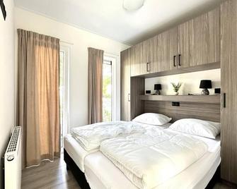 Beautiful holiday home with terrace on the Veluwe - Hoenderloo - Camera da letto