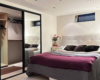 Ground floor apartment near the sea, golf, lake, and forest - Gothenburg - Bedroom