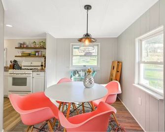 Watermelon Chateau -12 mins to Elk Mtn- Lake View - Carbondale - Comedor