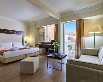 أتريون هوتل - هيراكليون - غرفة نوم