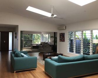 Riverfront Home, Noosa Heads - Noosa Heads - Salon