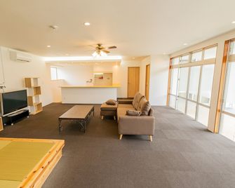 Motobu/Paraiso De Motobu - Motobu - Huiskamer