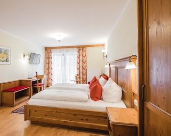 Hotel Bayrischer Lowe - Osterhofen
