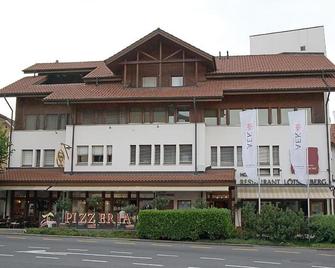 Hotel Lötschberg - Spiez - Gebäude