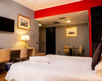 Hotel Berlino - Milan - Bedroom