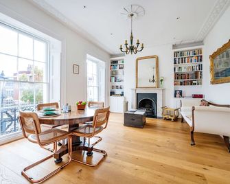 Highlife and Islington - by Out of Office Lifestyle - London - Dining room
