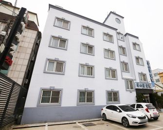 Buyeo Moonstone - Buyeo - Edificio
