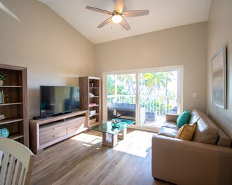 Bayside Inn Key Largo - Key Largo - Living room