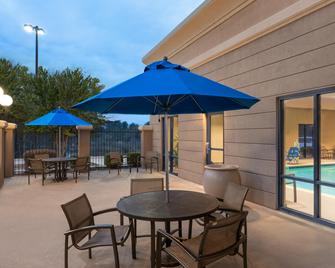 Hampton Inn & Suites Pine Bluff - Pine Bluff - Building