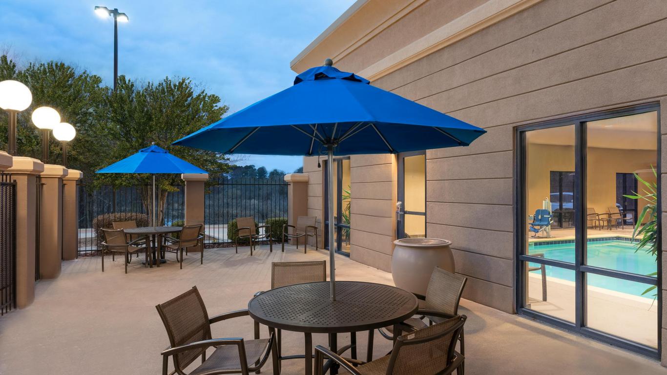 Hampton Inn & Suites Pine Bluff