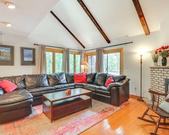 Community Indoor Pool Tannersville Townhome - Tannersville - Olohuone