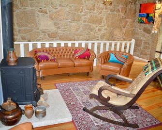 Caminho Gerês - Heritage Eco-Cottage - jacuzzi - 린도주 - 거실