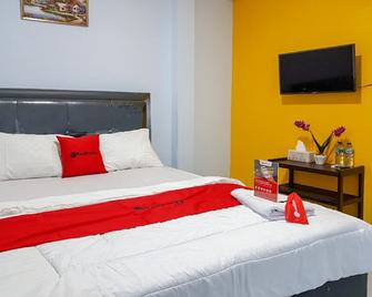 RedDoorz Near Rsud Kota Luwuk - Luwuk - Yatak Odası