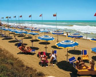 Chalet in Baia Domizia with Private Beach - Baia Domizia - Spiaggia