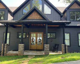 New Home with Beautiful Mountain Views - Hayesville - Edificio