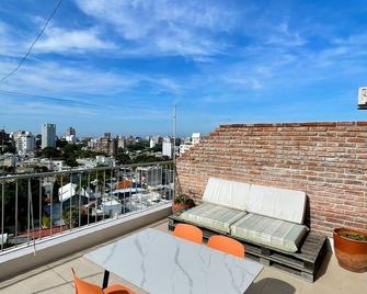 Soleado Penthouse Duplex Cerca de la Playa y el Parque - Montevideo