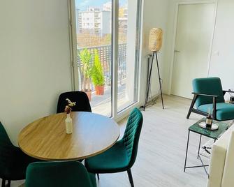 Luxury apartment 15 minutes from Paris & La Défense - Bois-Colombes - Comedor