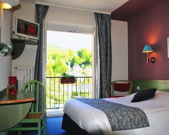 Hotel Restaurant Aux Bruyères - Orbey - Schlafzimmer