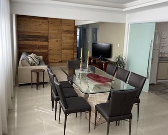 Spacious, bright and airy 3 bedroom Gutierrez - Belo Horizonte - Dining room