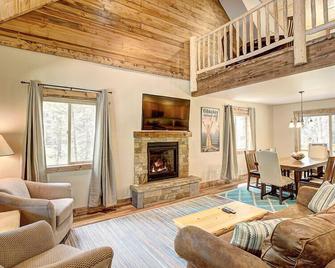North Forty Resort - Whitefish - Living room