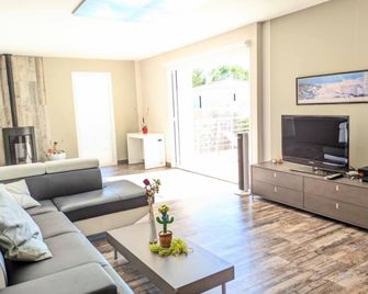 Le Soleil Levant - Villa entre Aix & Marseille - Peypin - Sala de estar