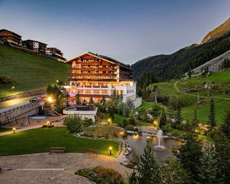 Hotel Alpenhof - Tux - Building