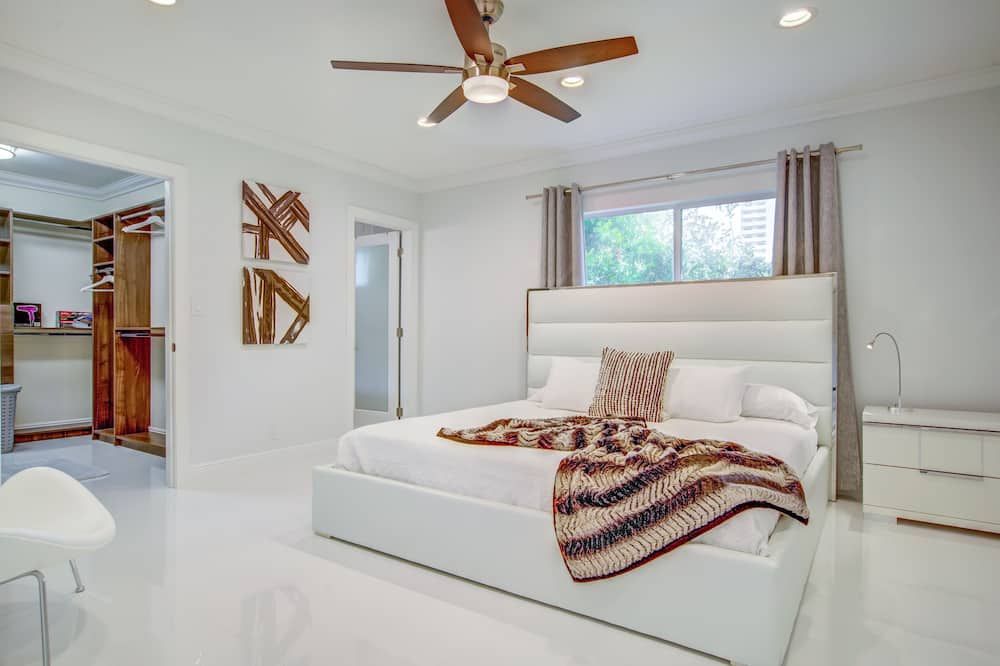 Walk To Beach!! 3br Ultra Modern Home! - فورت لاودردال - غرفة نوم