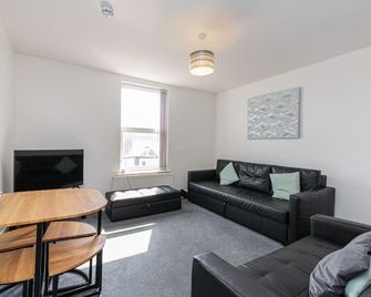 Cherry Property - Apple Suite - Blackpool - Living room
