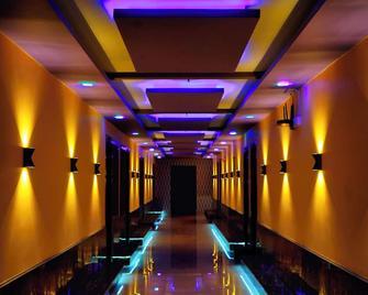 Hotel Meghnath Palace - Mādāri Hāt - Hallway