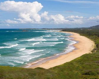 Emerald Hub 1 - Emerald Beach - Beach