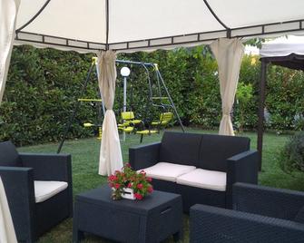 B&B Villa Rosa - Sant'Antonio Abate - Patio