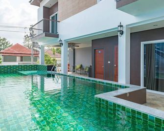 Ricco Residence Suvarnabhumi - בנגקוק - בריכה