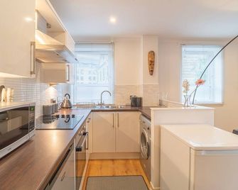 Economy Apartment with Park View Ground Floor at Glasgow Green - Turnball street - Paisley - Cuisine