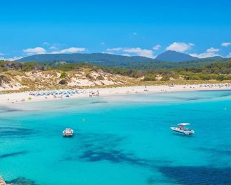 Aparthotel Beach Club - Es Mercadal - Beach
