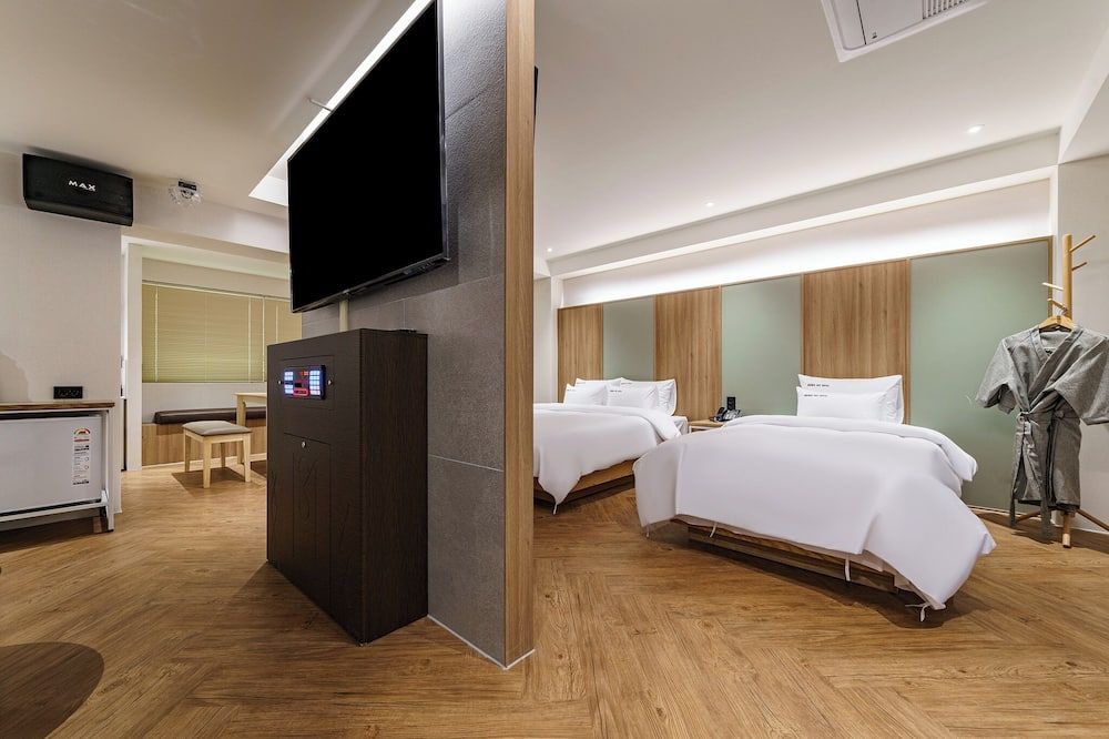 Brown Dot Hotel Eurwangri thumbnail 2