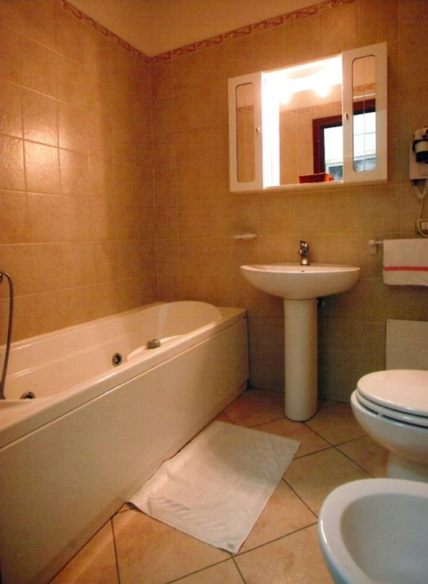 Hotel 4 Mori - Cagliari - Bathroom