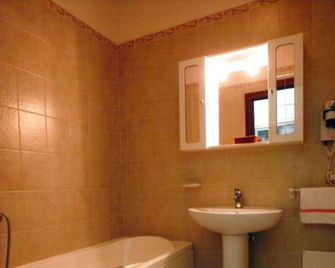Hotel 4 Mori - Cagliari - Bathroom
